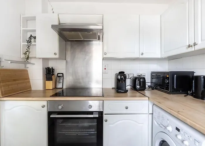 Lovely Garden 2Bd Flat In Central London